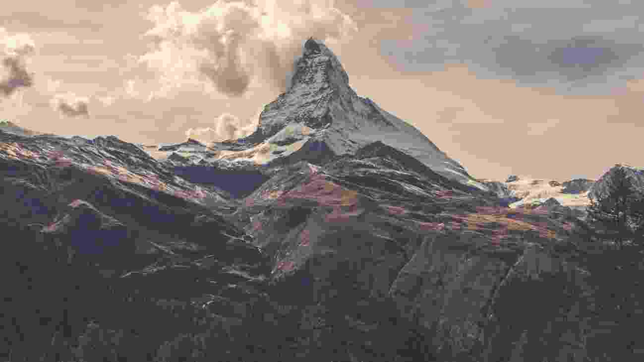 photo-1443890923422-7819ed4101c0