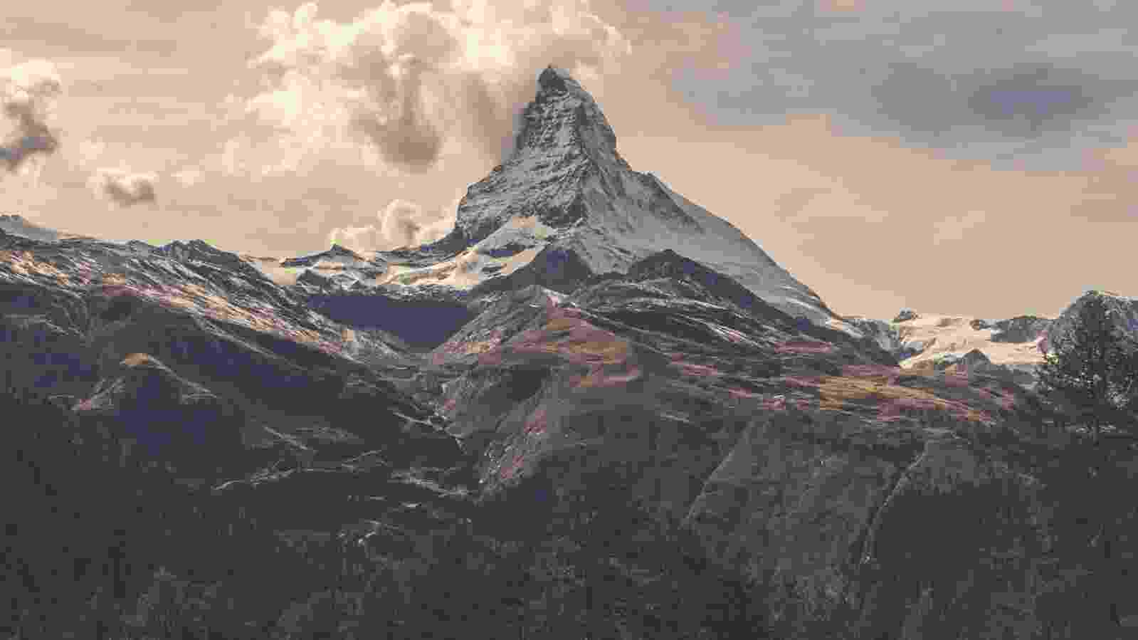 photo-1443890923422-7819ed4101c0
